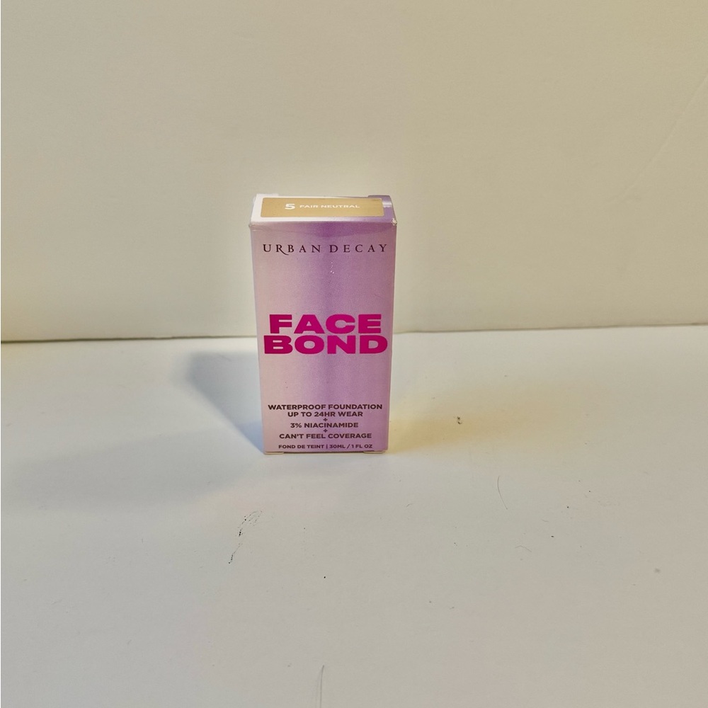 Urban Decay Face Bond Waterproof Foundation 1 oz Fair Neutral 5 NEW in Box